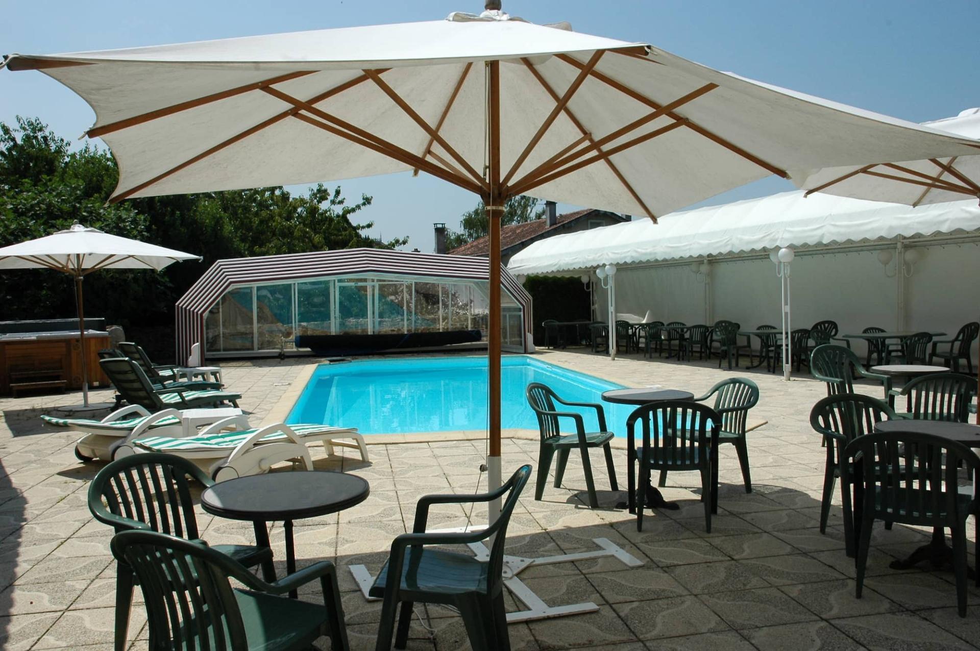 Hôtel avec piscine à Saint-Junien